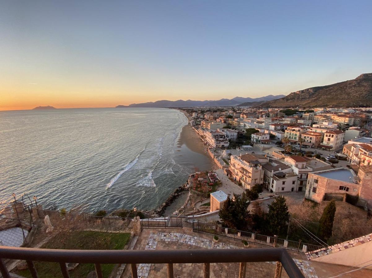 Holidaycasa Romano - Vacanza Nel Cuore Di Sperlonga Exteriér fotografie