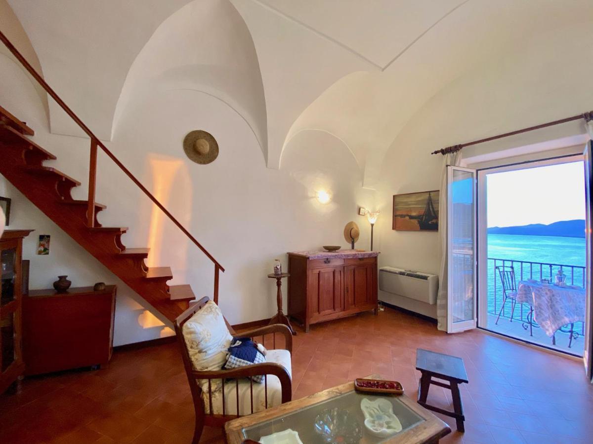Holidaycasa Romano - Vacanza Nel Cuore Di Sperlonga Exteriér fotografie